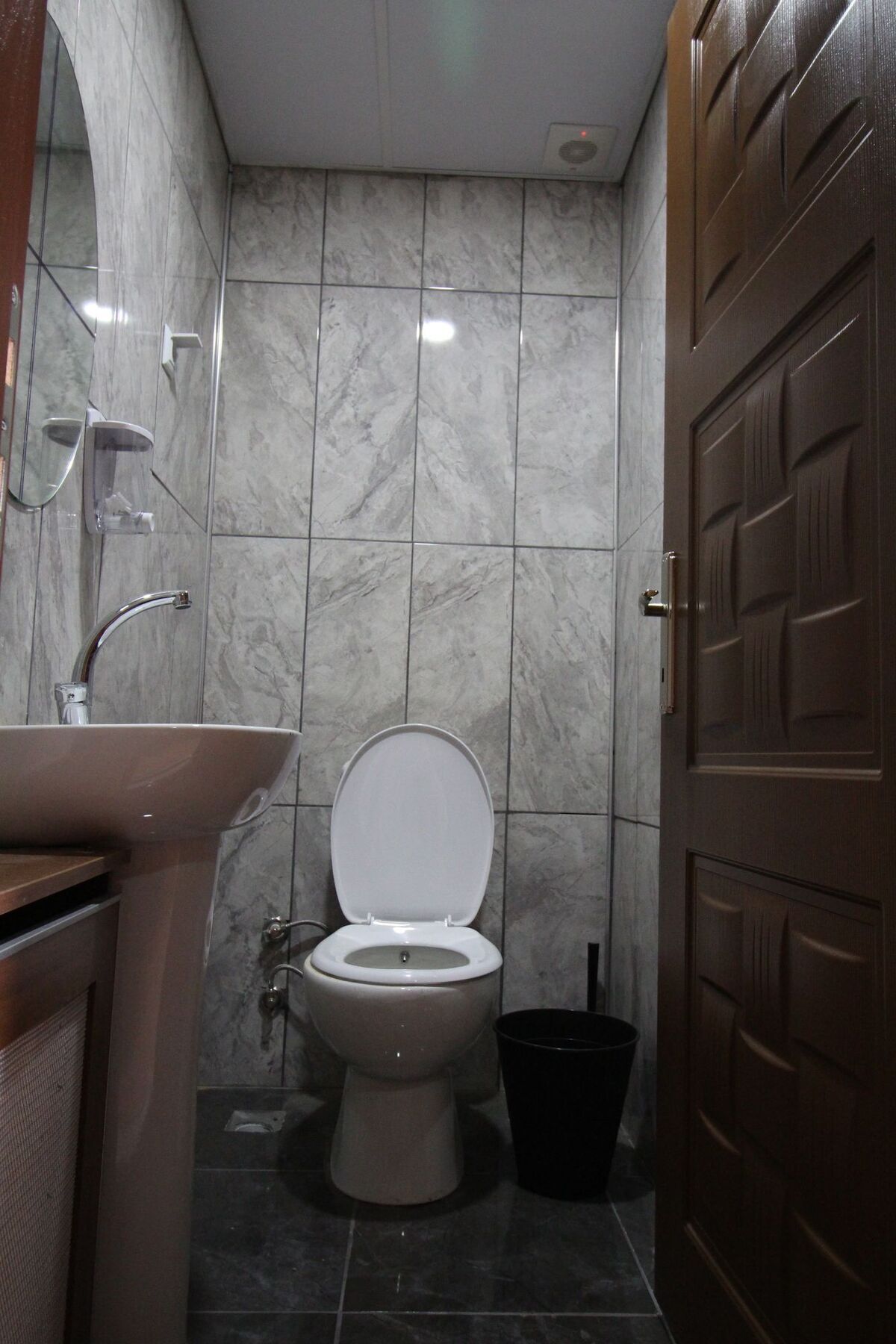 Deeps Hostel Eskişehir Extérieur photo